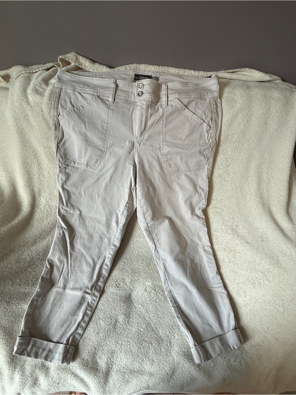 Torrid Size 16 Beige/Light Khaki Stretch Utility Crop Pants Cuffed Ankle